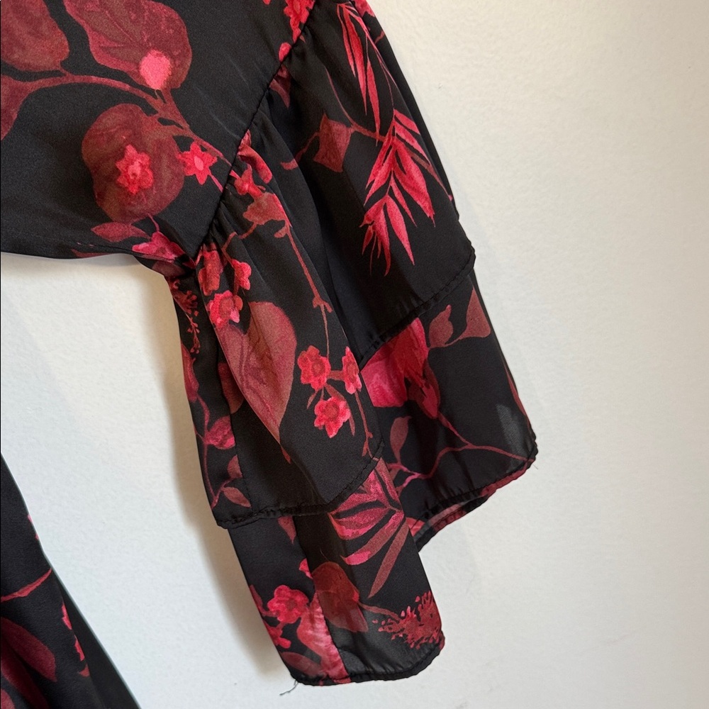 by & by Black and Red Floral Blouse with gold hardware - Picture 6 of 10